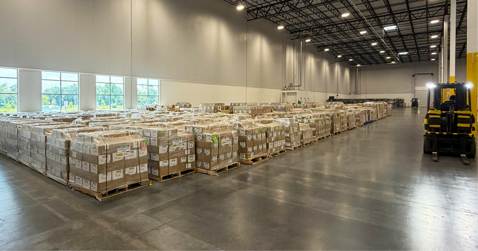 Photo of organized warehouse interior - warehouse logistics